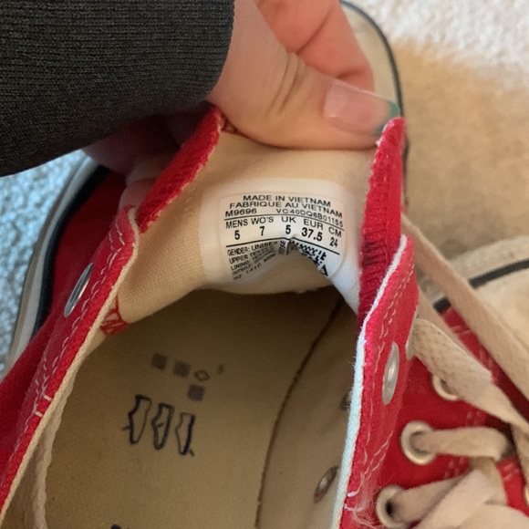 Converse - Picture 2 of 2